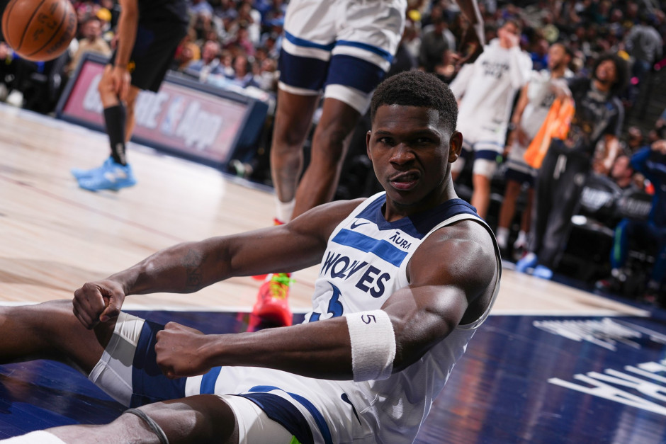 她在采访中 她在采访中