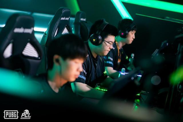 动作与数据 动作与数据